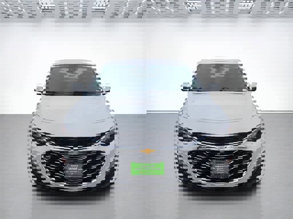 Used 2024 Chevrolet Malibu LT image 2