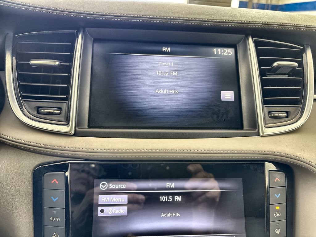 Used 2023 INFINITI QX50 Luxe AWD/4WD image 12