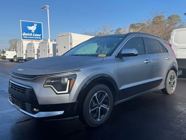 Used 2025 Kia Niro SX