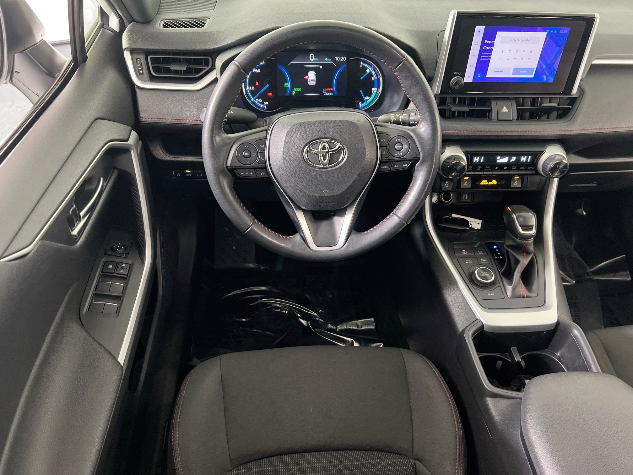 Used 2023 Toyota RAV4 SE w/ Weather & Moonroof Package image 22