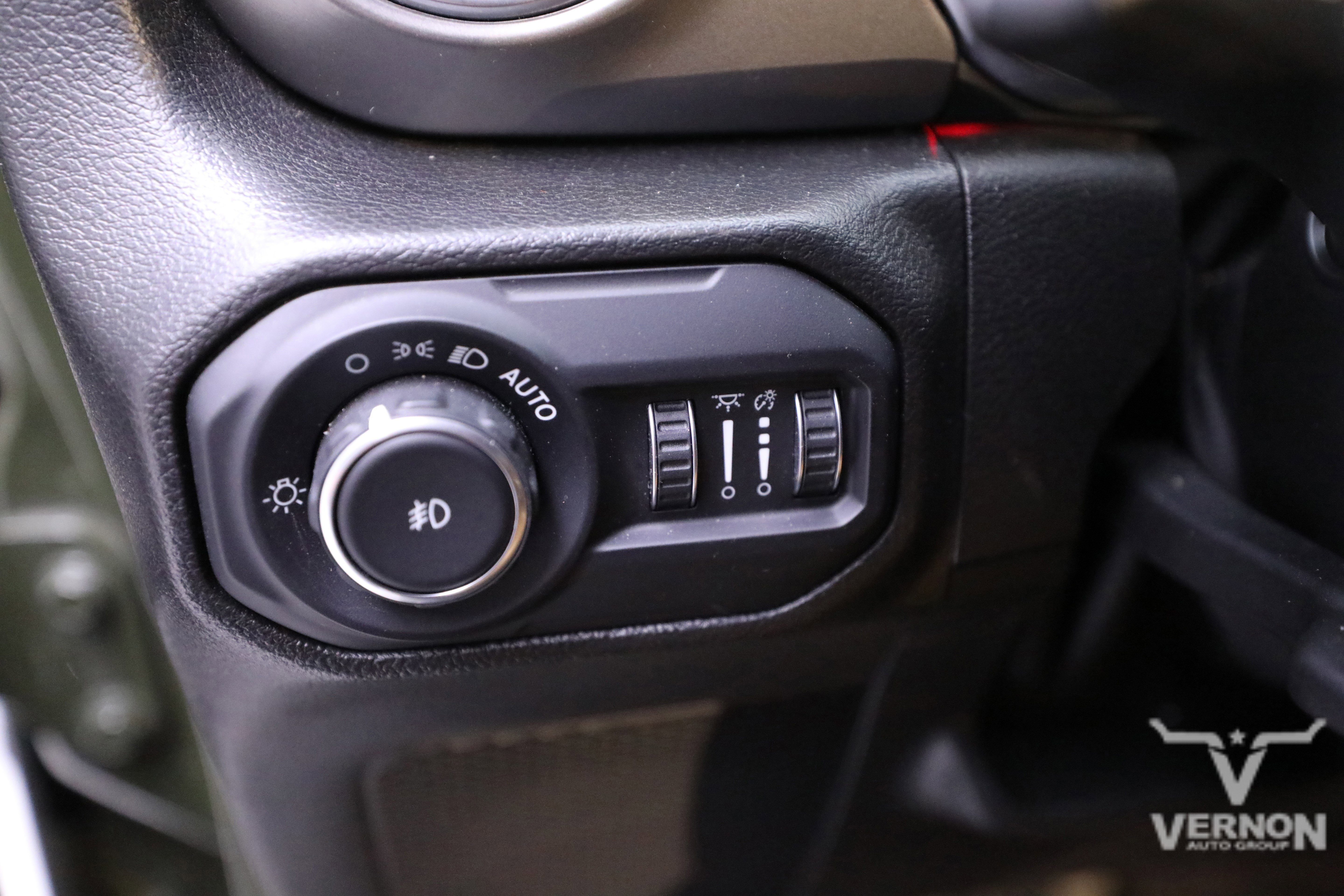 Used 2022 Jeep Wrangler Unlimited Rubicon w/ Xtreme Recon 35" Tire Package image 17