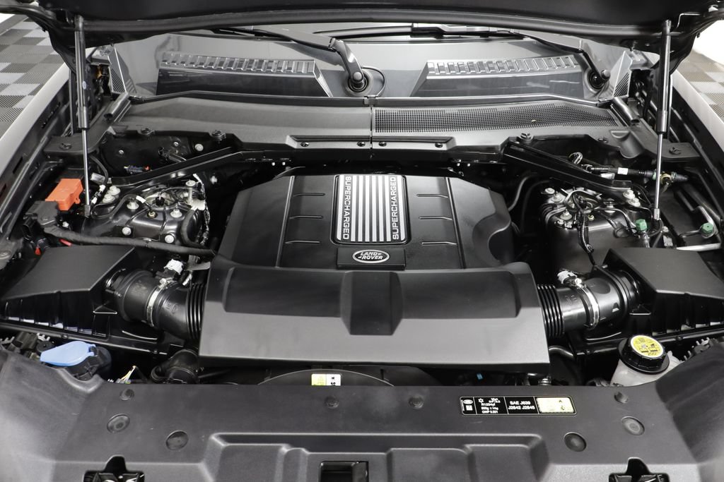 Certified 2025 Land Rover Defender 110 X-Dynamic SE AWD/4WD image 24