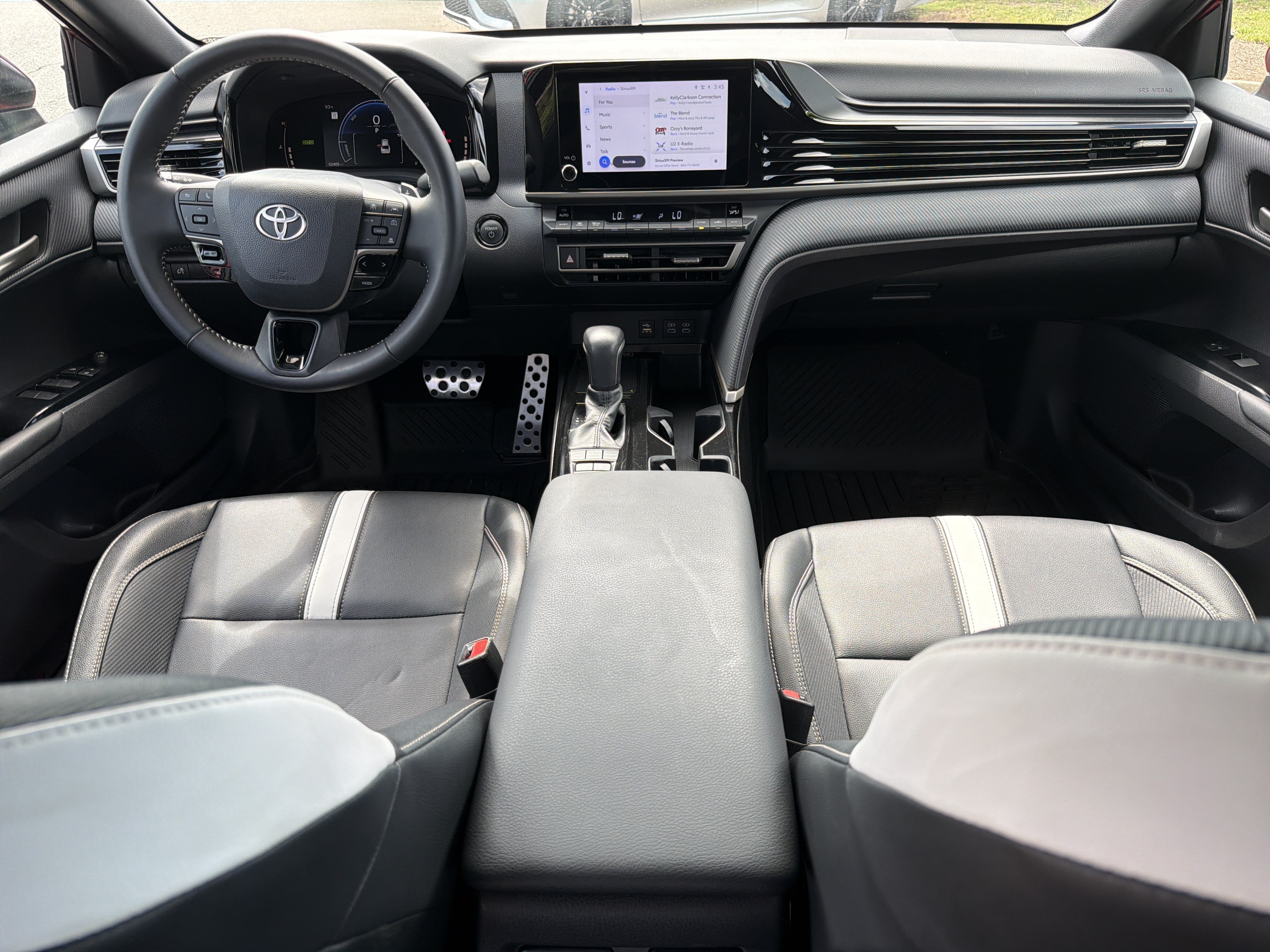 Certified 2025 Toyota Camry SE FWD image 4