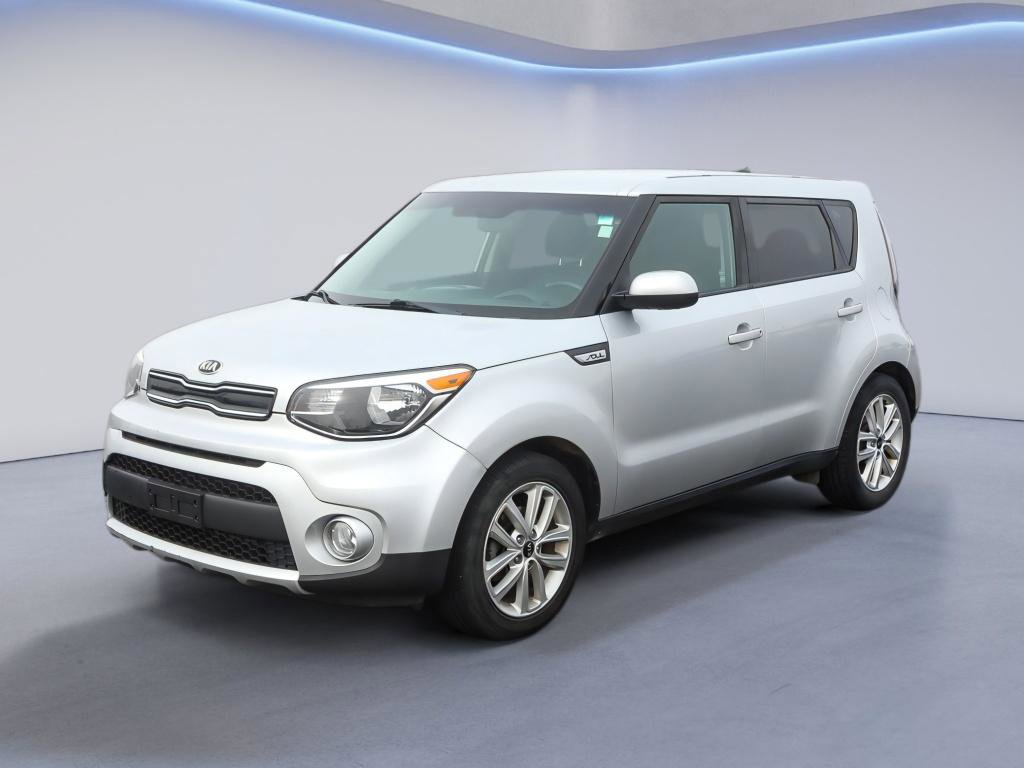 Used 2018 Kia Soul + image 2