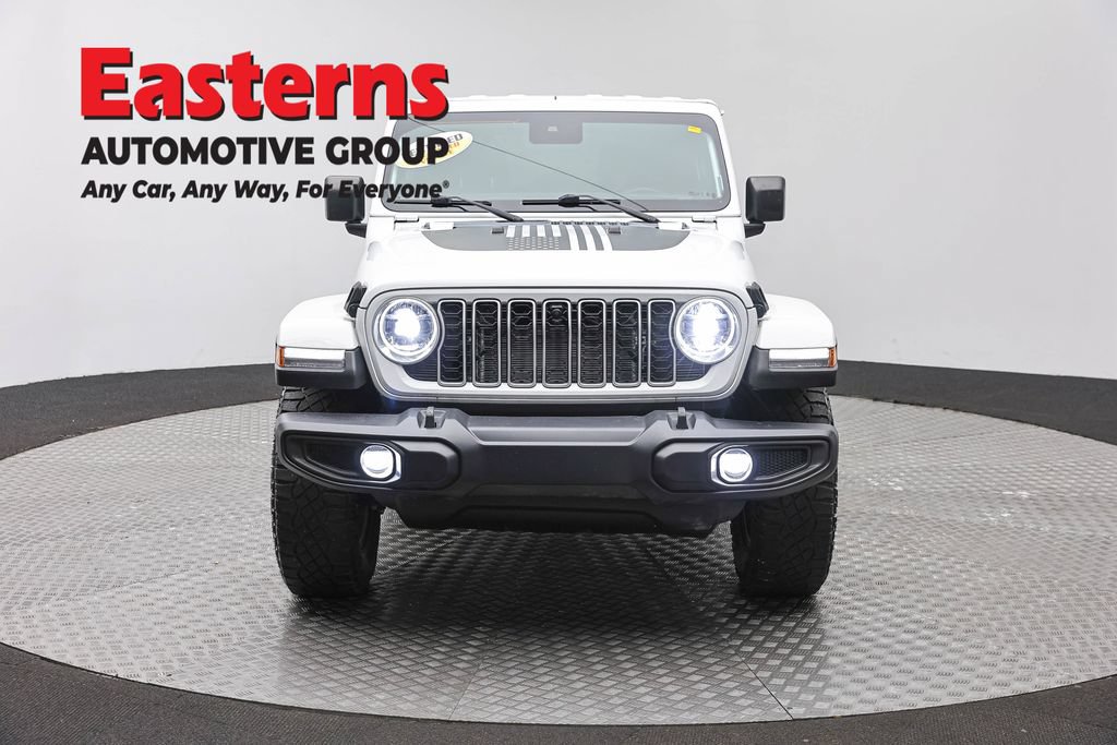 Used 2024 Jeep Wrangler Unlimited Sahara w/ Dual Top Group AWD/4WD image 2
