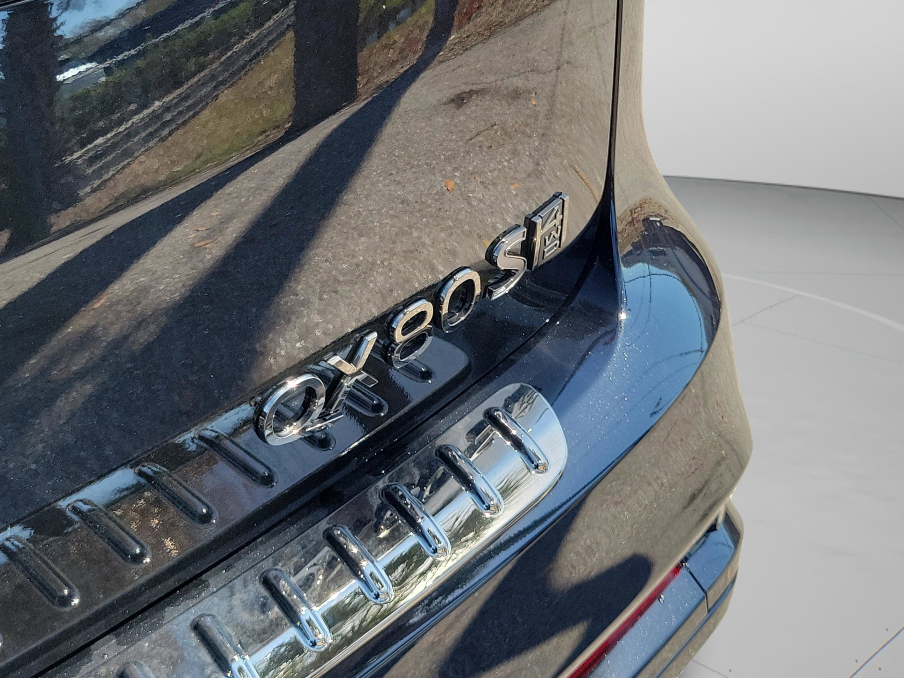 Used 2026 INFINITI QX80 4WD w/ Sport Exterior Package image 13
