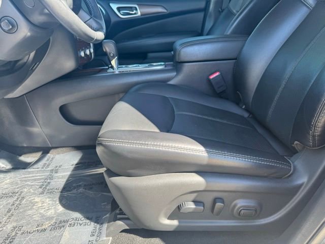 Used 2019 Nissan Pathfinder Platinum FWD image 5