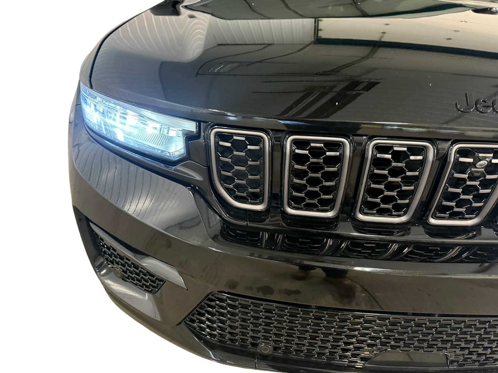 Certified 2024 Jeep Grand Cherokee Summit AWD/4WD image 4
