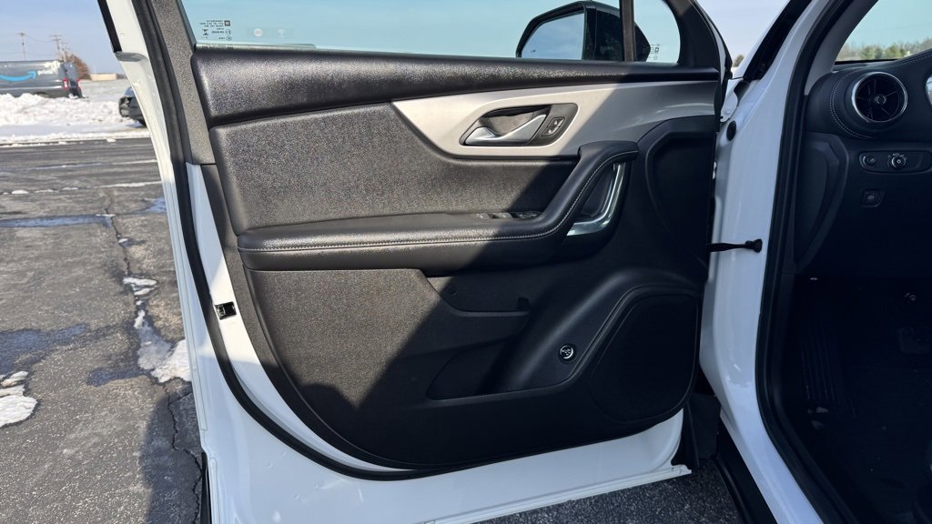 Used 2024 Chevrolet Blazer LT w/ Redline Edition image 9