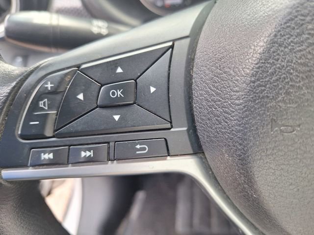 Used 2018 Nissan Kicks SV image 11