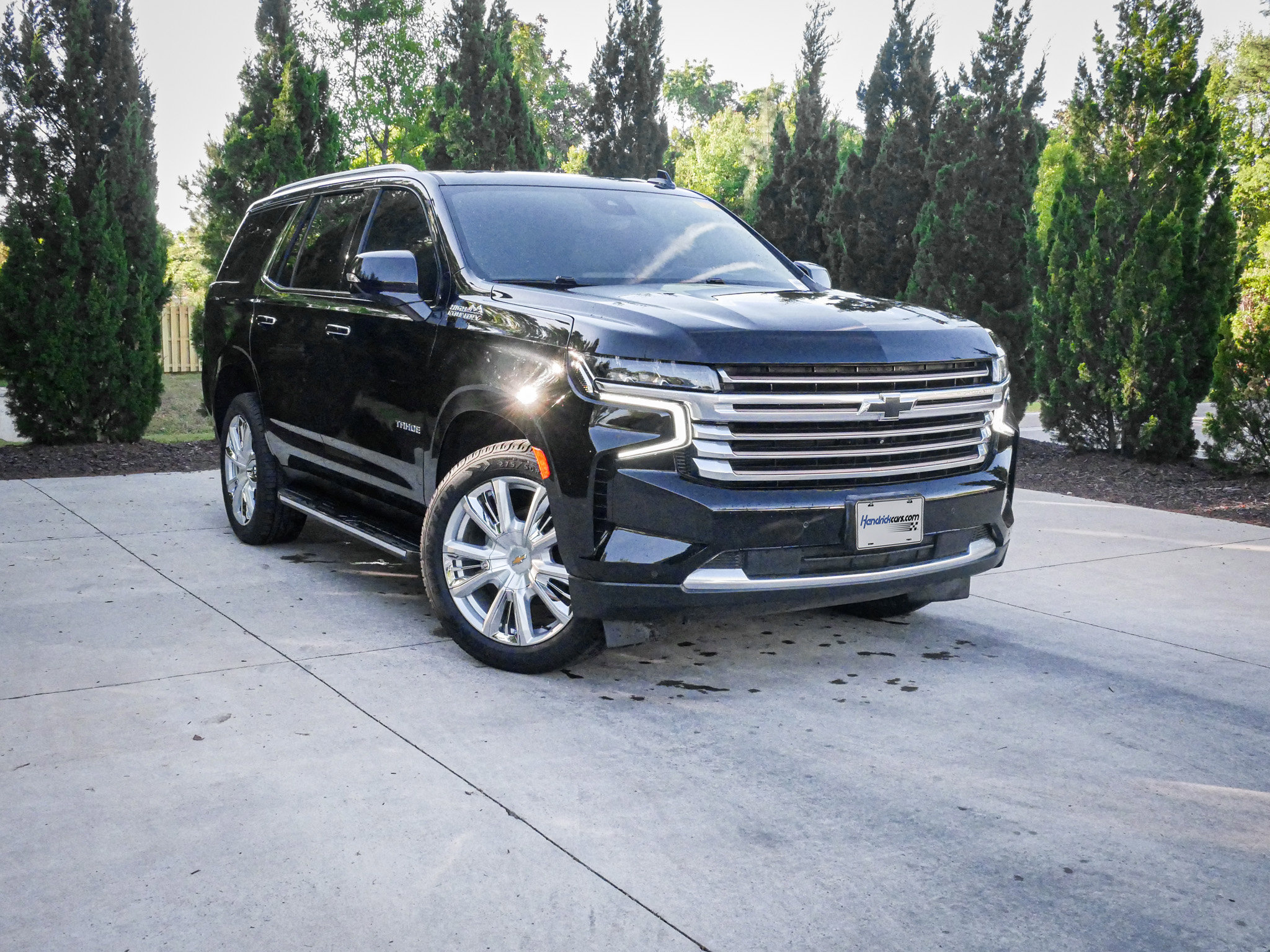Used 2023 Chevrolet Tahoe High Country image 2