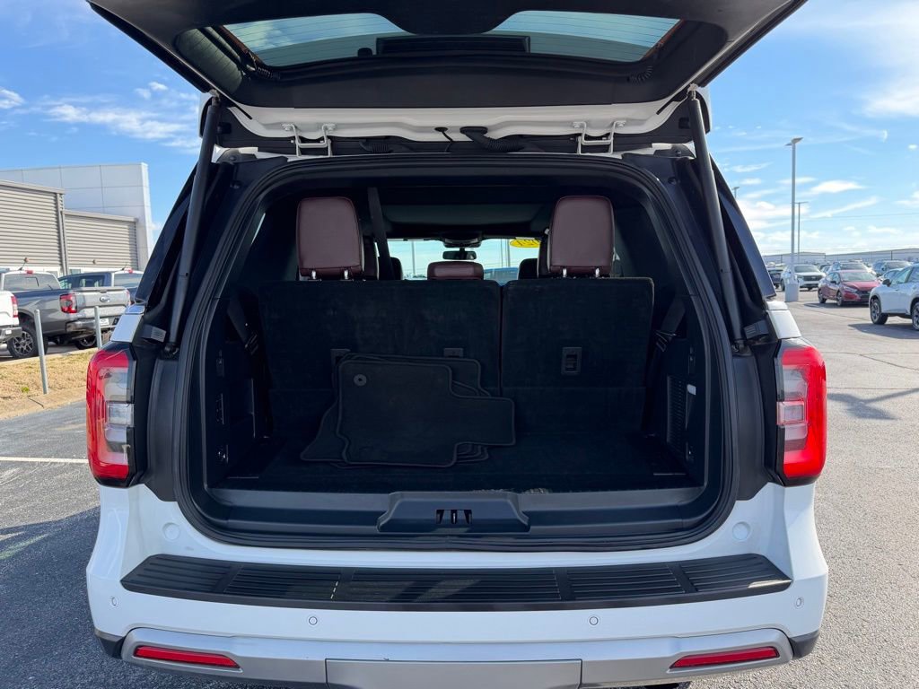 Used 2024 Ford Expedition Limited image 43