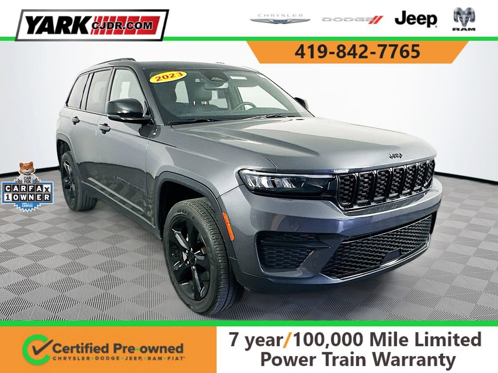 Certified 2023 Jeep Grand Cherokee Altitude AWD/4WD image 1