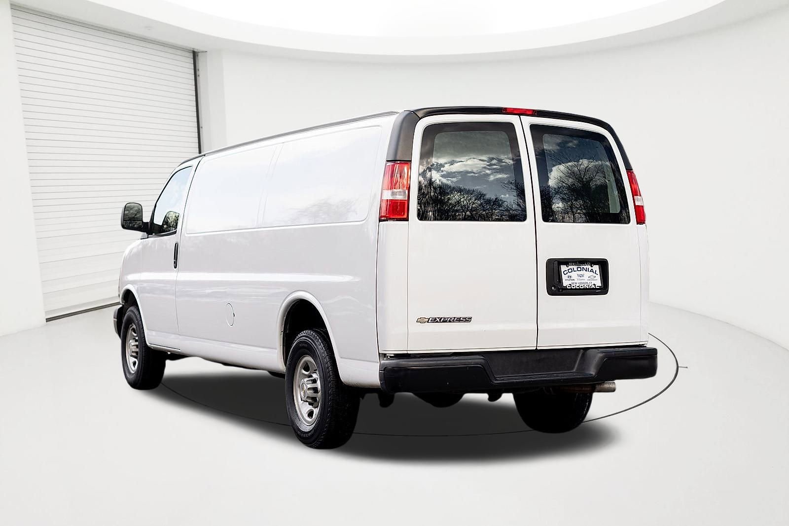 Certified 2022 Chevrolet Express 2500 Extended w/ Driver Convenience Package image 3