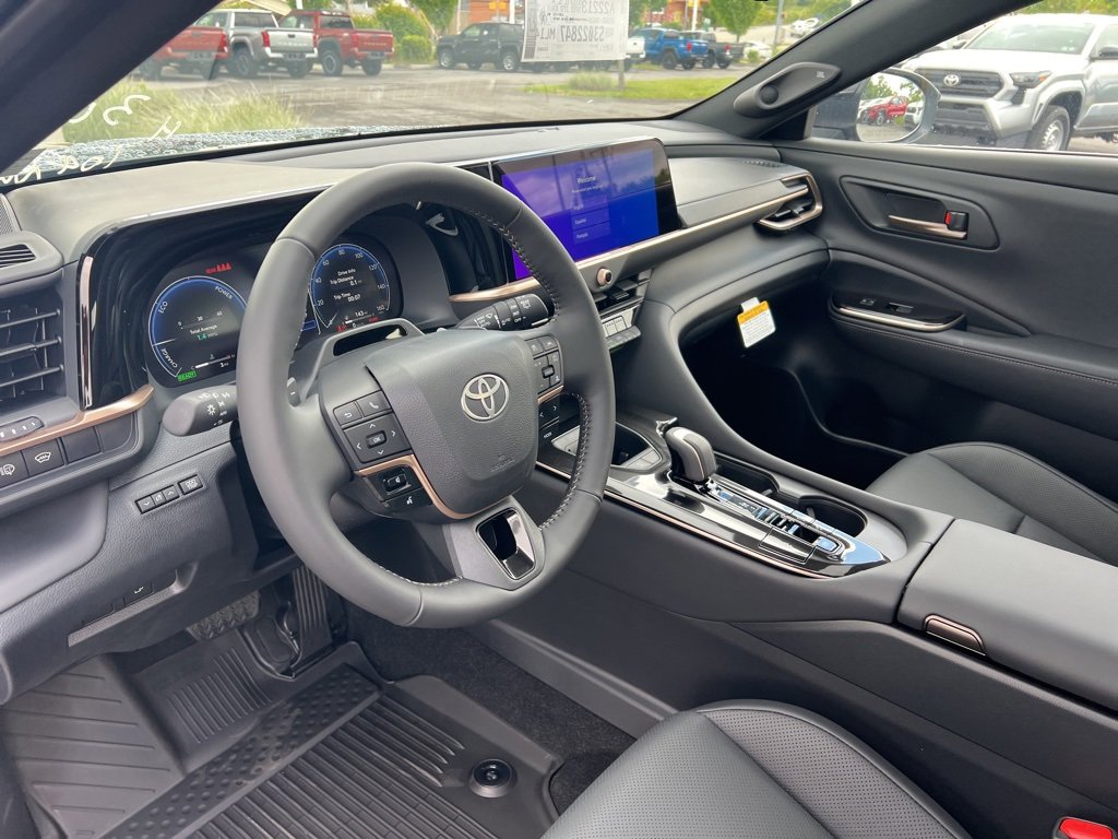 New 2025 Toyota Crown Signia image 21