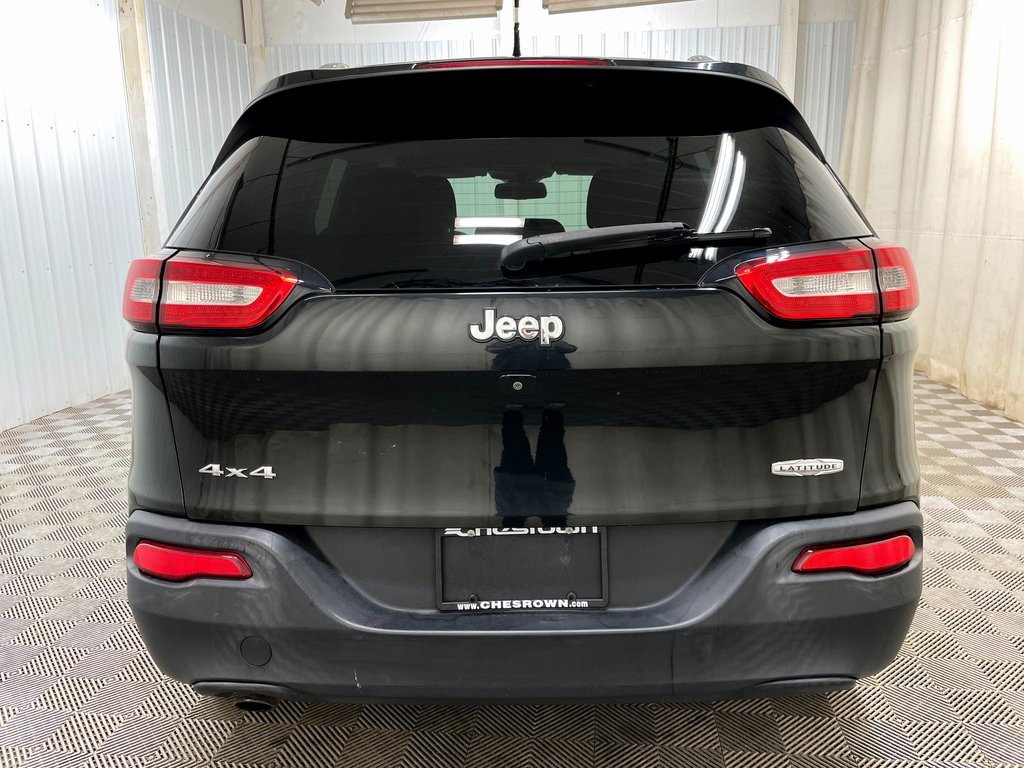 Used 2015 Jeep Cherokee Latitude w/ Cold Weather Group image 12