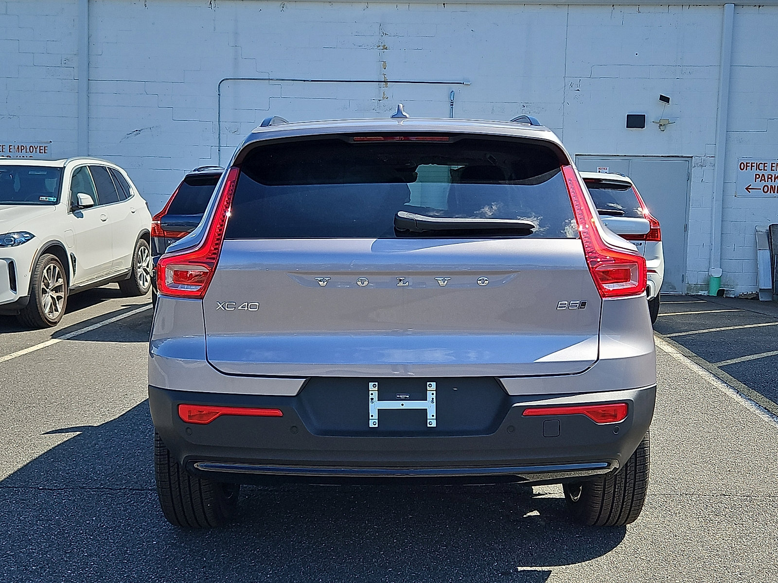 New 2026 Volvo XC40 B5 Plus w/ Climate Package AWD/4WD image 5