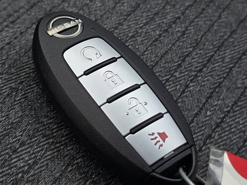 Used 2022 Nissan Rogue SV image 35