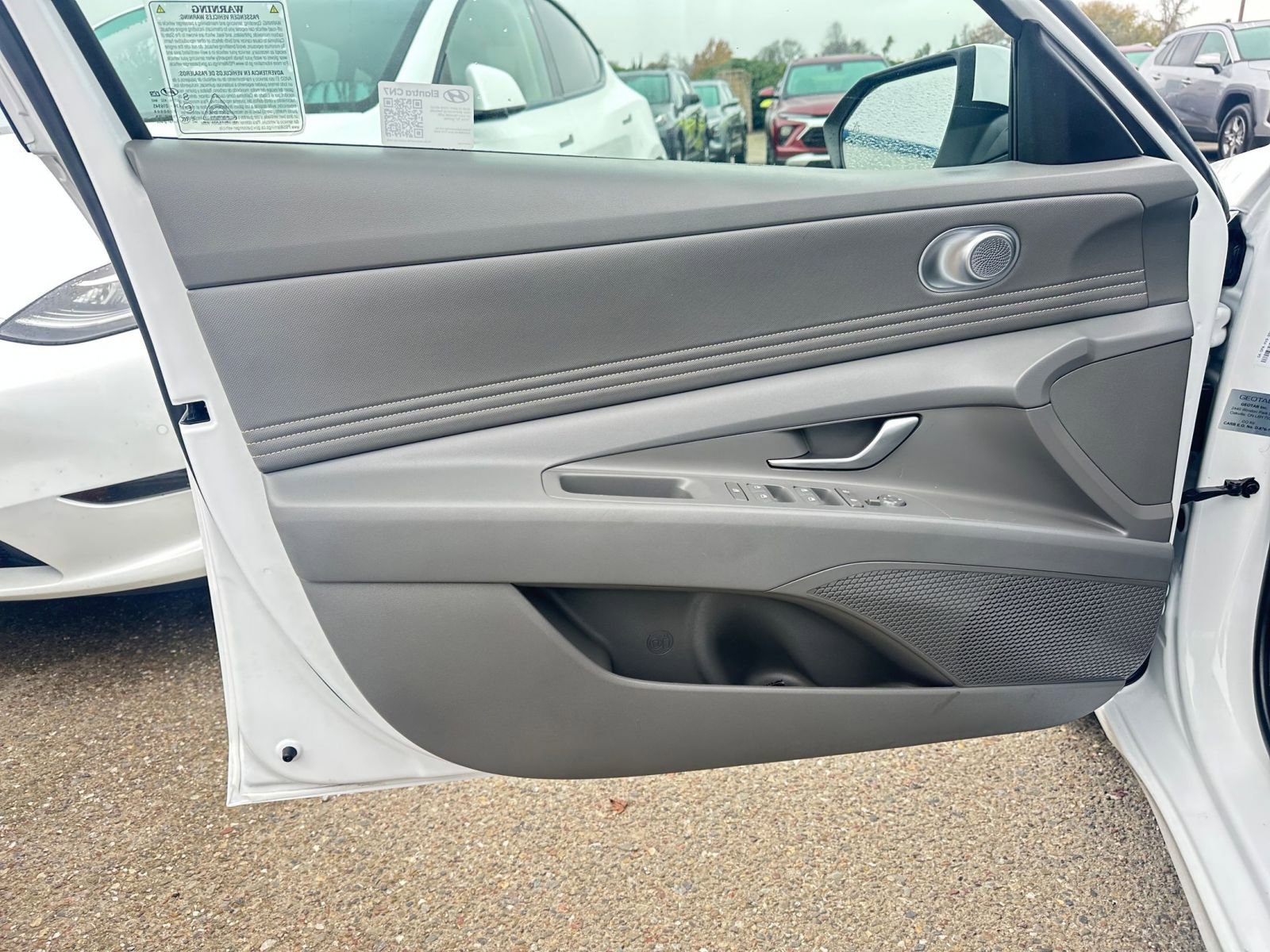 Used 2025 Hyundai Elantra SEL image 20