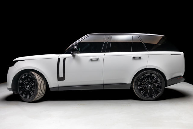 Used 2023 Land Rover Range Rover SE image 24