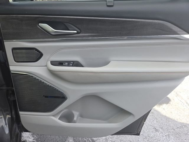 Used 2021 Jeep Grand Cherokee L Overland w/ Luxury Tech Group IV image 29