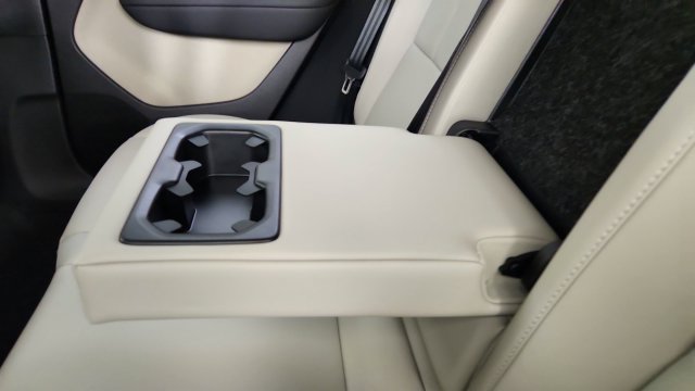 New 2026 Volvo XC40 B5 Plus w/ Protection Package Premier AWD/4WD image 29