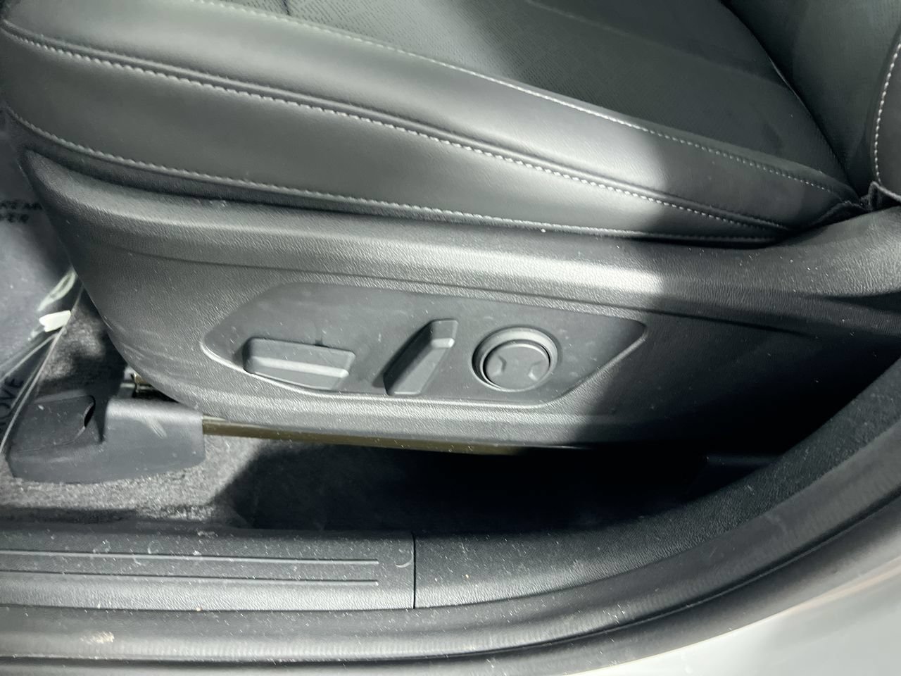 Used 2022 Kia Sorento EX w/ Panoramic Sunroof Package FWD image 14