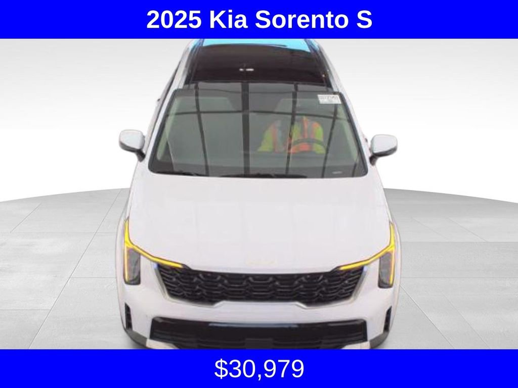 Used 2025 Kia Sorento S w/ Panoramic Sunroof Package image 2
