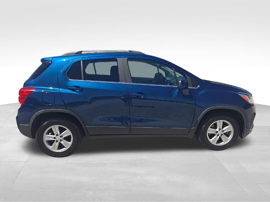 Used 2020 Chevrolet Trax LT FWD image 14