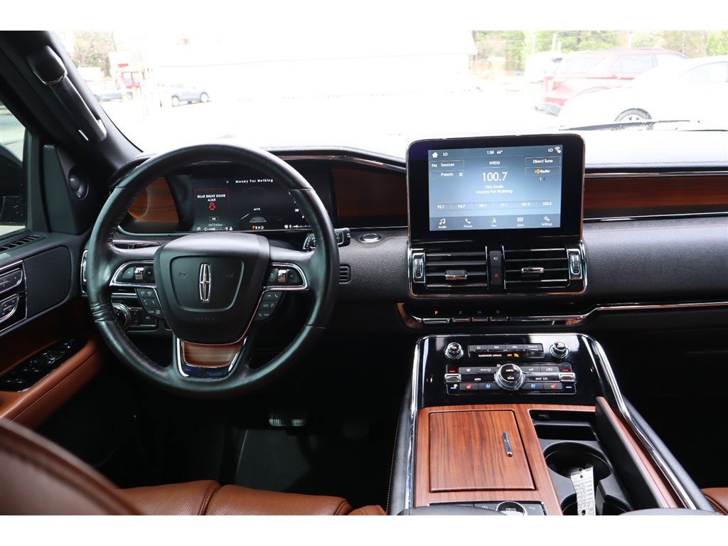 Used 2019 Lincoln Navigator Reserve image 32
