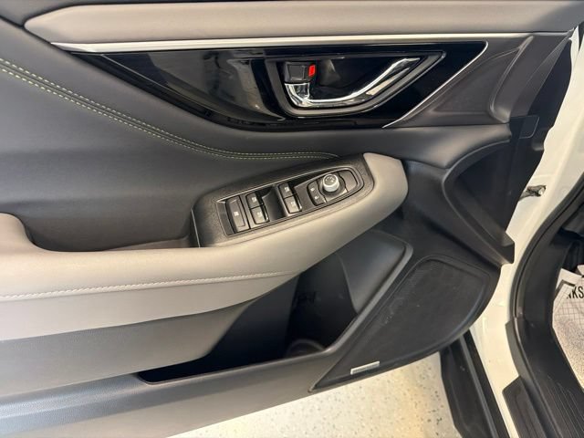 Used 2025 Subaru Outback Onyx Edition AWD/4WD image 29