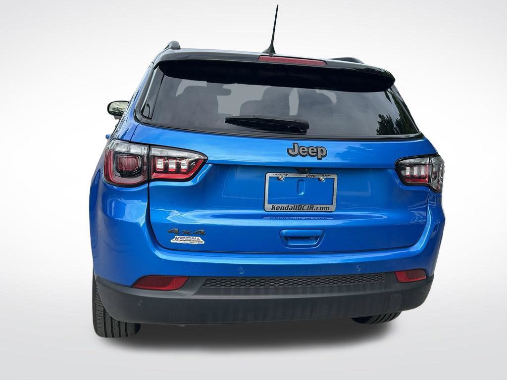 Certified 2025 Jeep Compass Limited w/ Sun & Sound Group AWD/4WD image 5