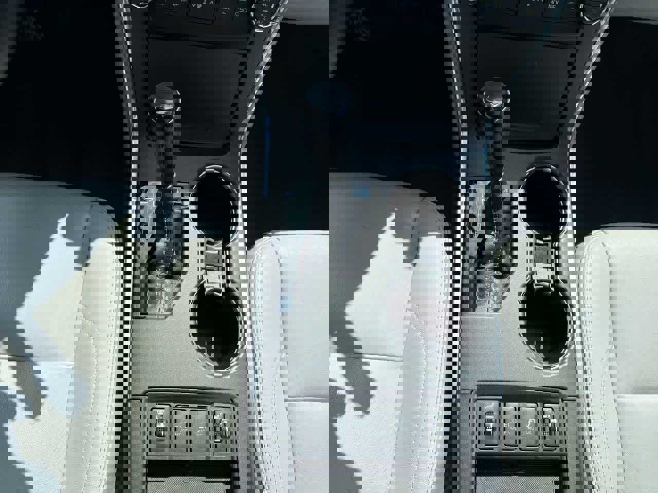 Used 2015 Toyota Camry XLE w/ Moonroof Package image 34