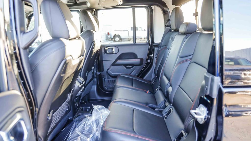 New 2026 Jeep Gladiator Rubicon w/ Steel Bumper Group image 23
