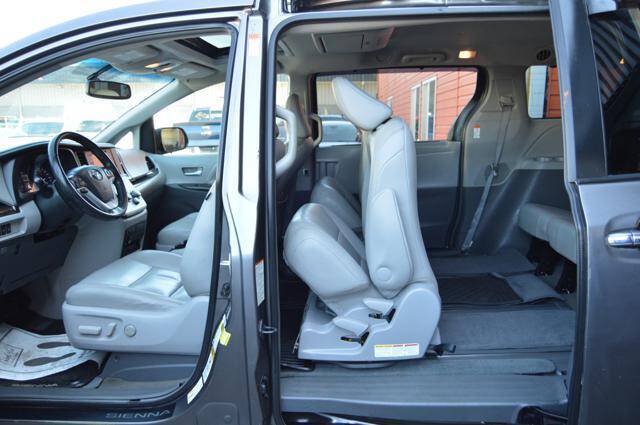 Used 2015 Toyota Sienna XLE Premium AWD/4WD image 14