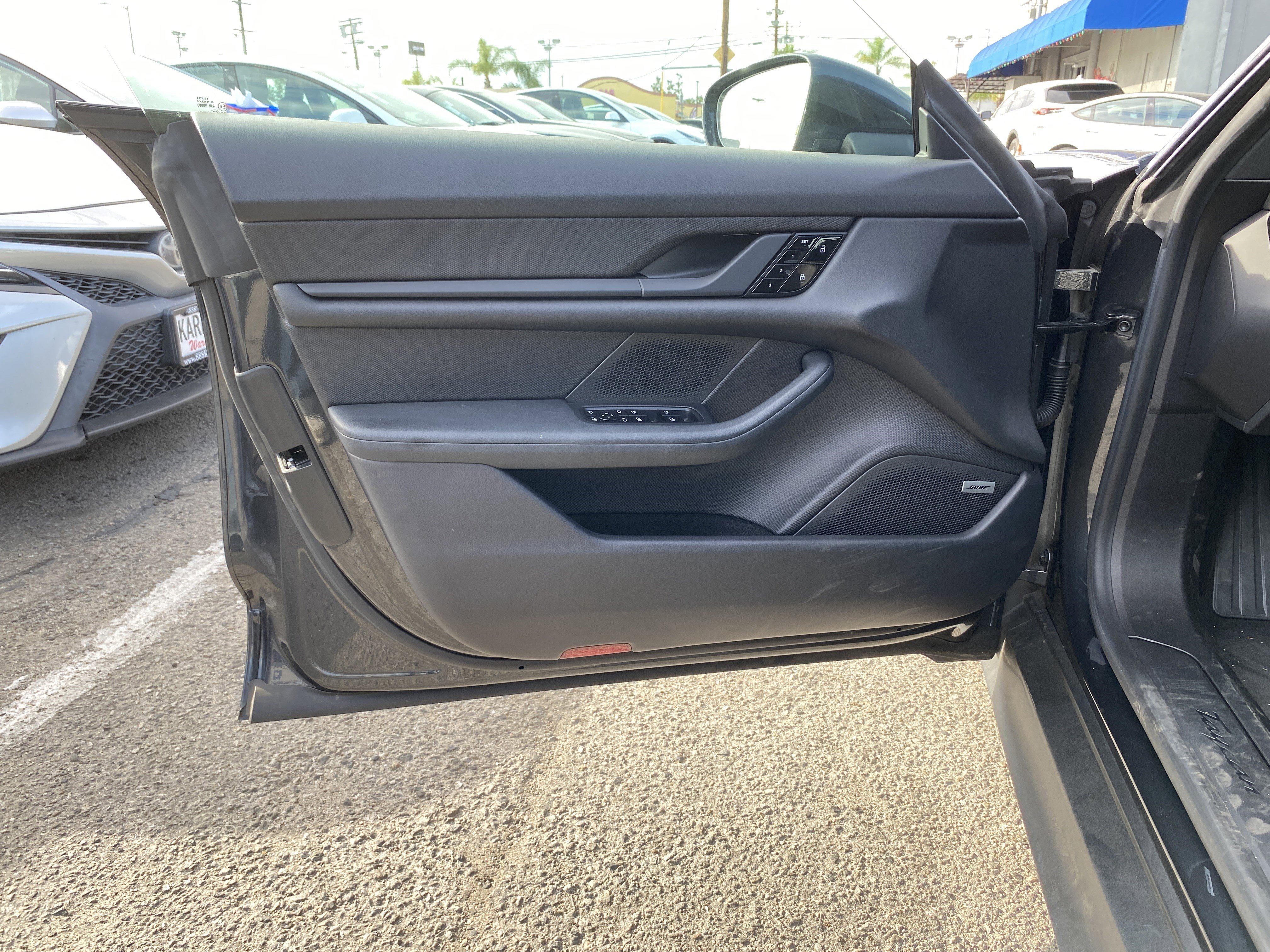 Used 2021 Porsche Taycan image 16