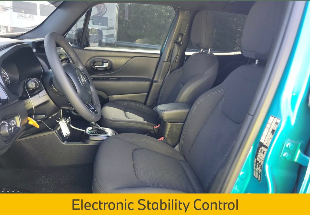 Used 2022 Jeep Renegade Altitude AWD/4WD image 9