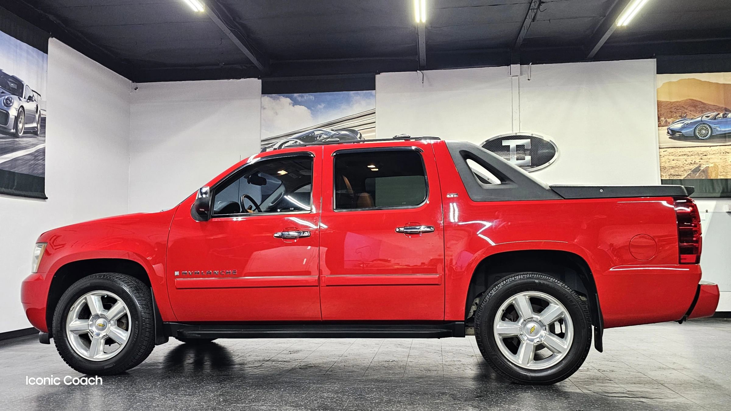 Used 2007 Chevrolet Avalanche LTZ w/ LTZ Preferred Equipment Group AWD/4WD image 13