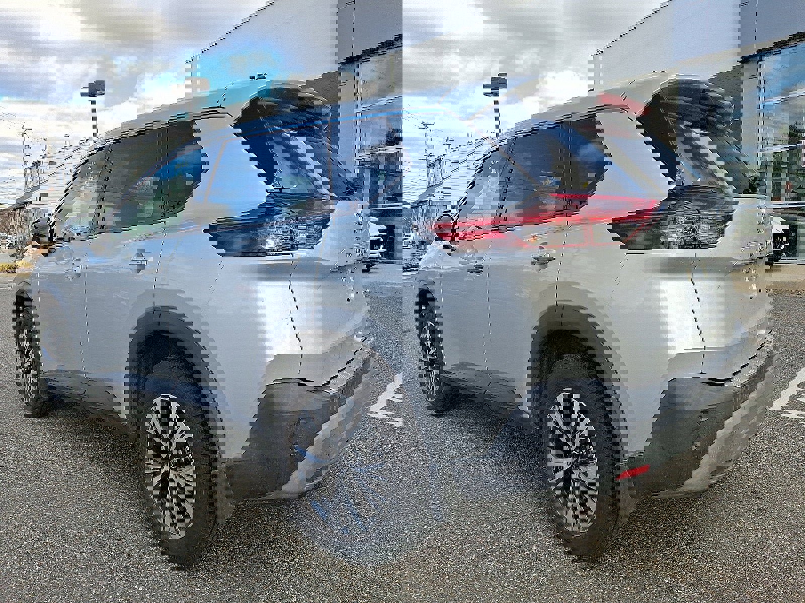 Used 2021 Nissan Rogue SV image 6