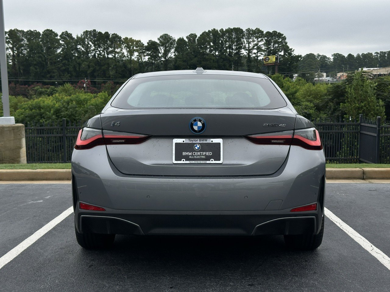 Used 2023 BMW i4 eDrive40 RWD image 10