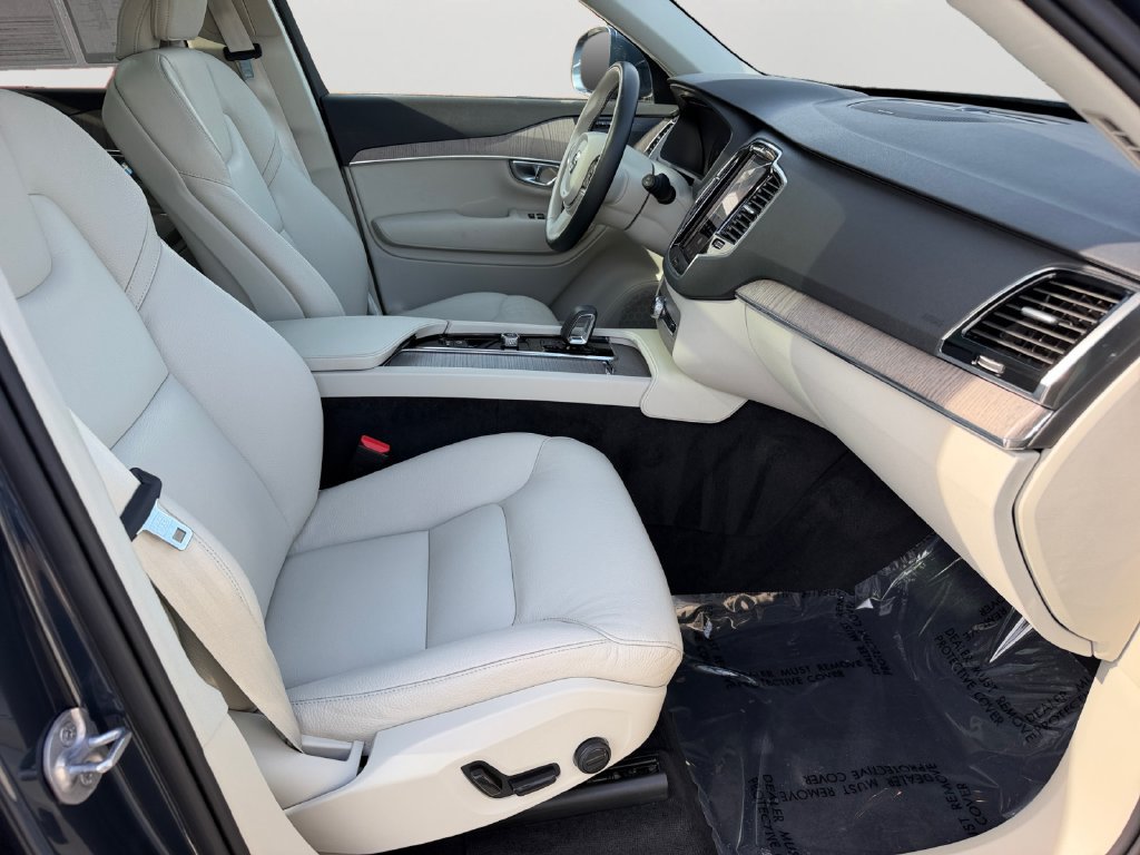 Certified 2024 Volvo XC90 B6 Plus AWD/4WD image 8