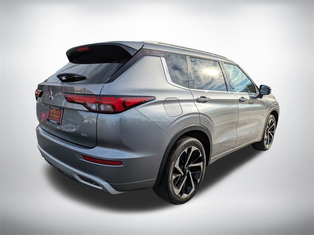 Used 2022 Mitsubishi Outlander SEL image 4