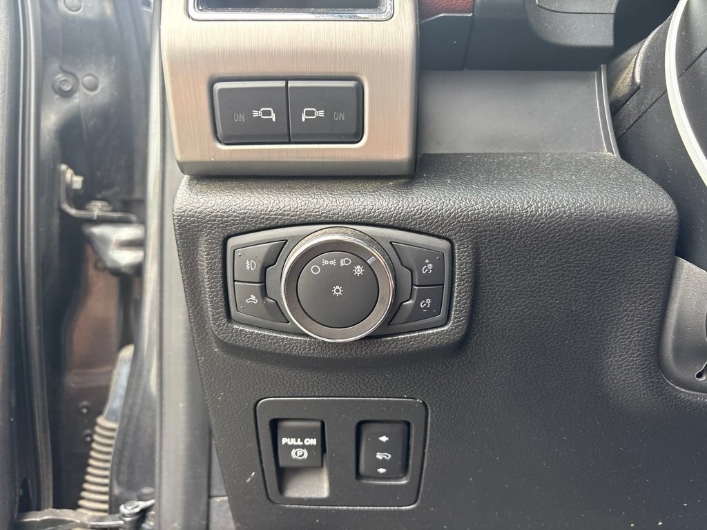 Used 2020 Ford F150 Platinum w/ Equipment Group 701A Luxury AWD/4WD image 16