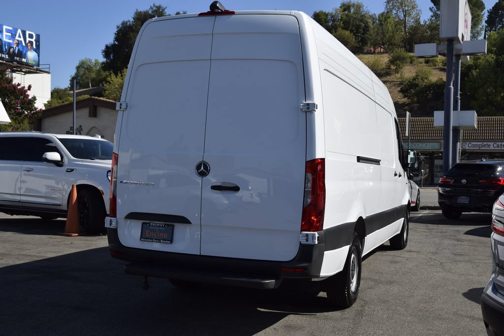 Used 2024 Mercedes-Benz eSprinter 170 Cargo image 7
