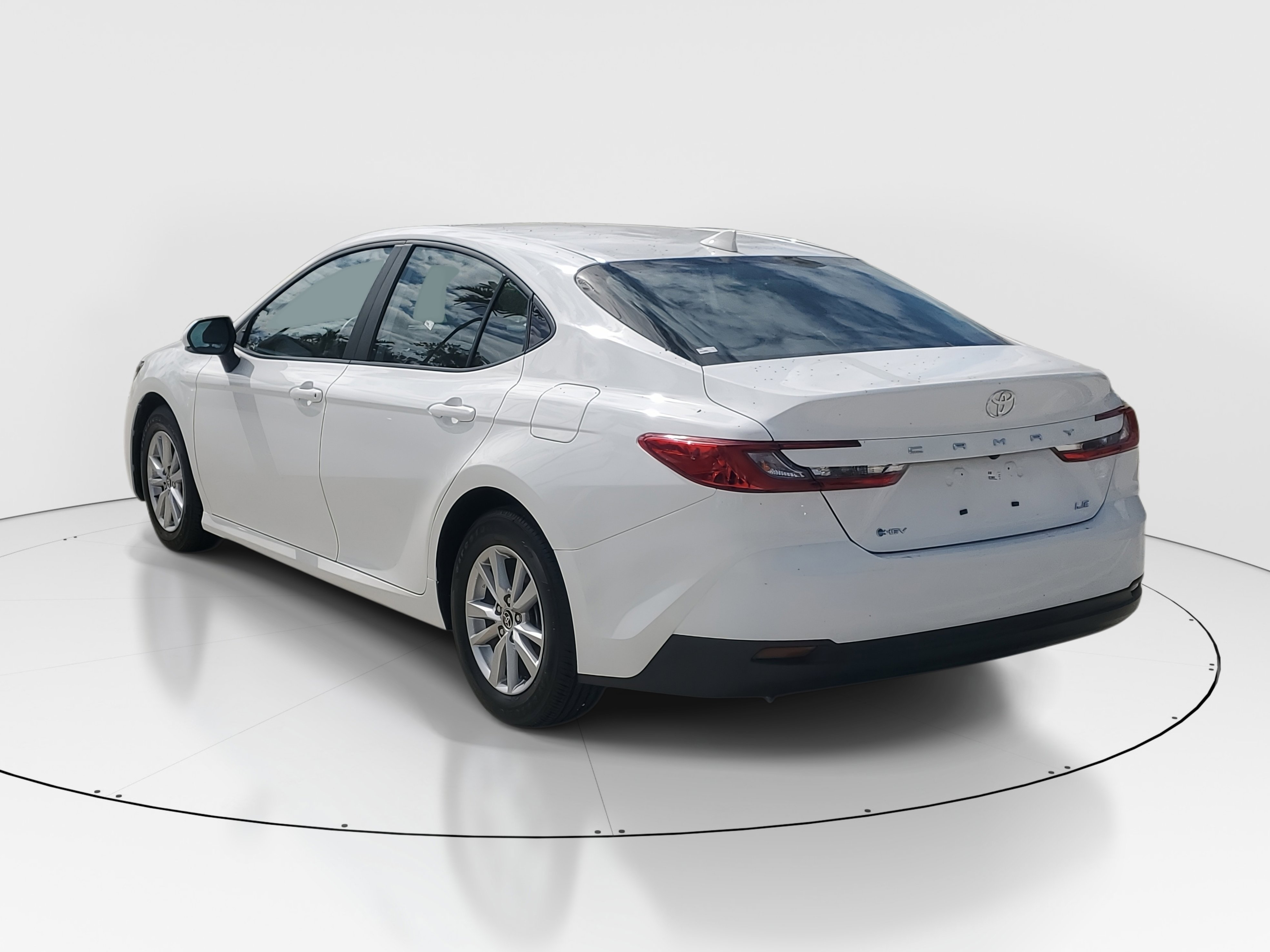 Certified 2025 Toyota Camry LE image 5