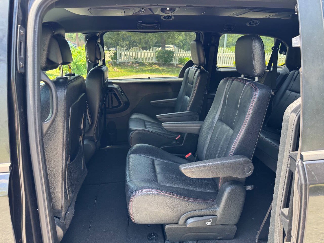 Used 2018 Dodge Grand Caravan GT FWD image 12