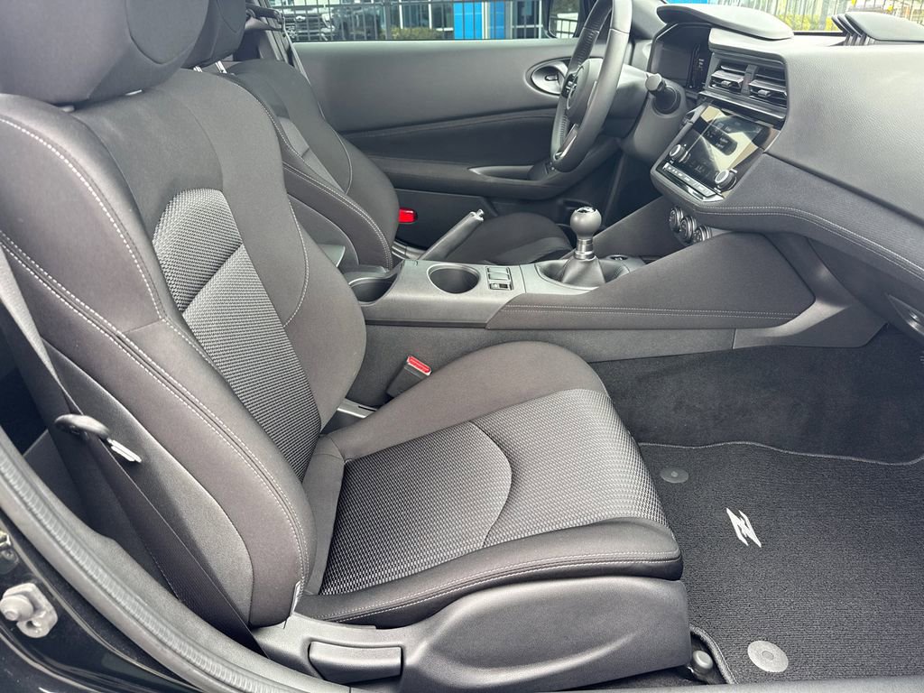 Used 2025 Nissan Z Sport w/ Floor Mat Package image 13