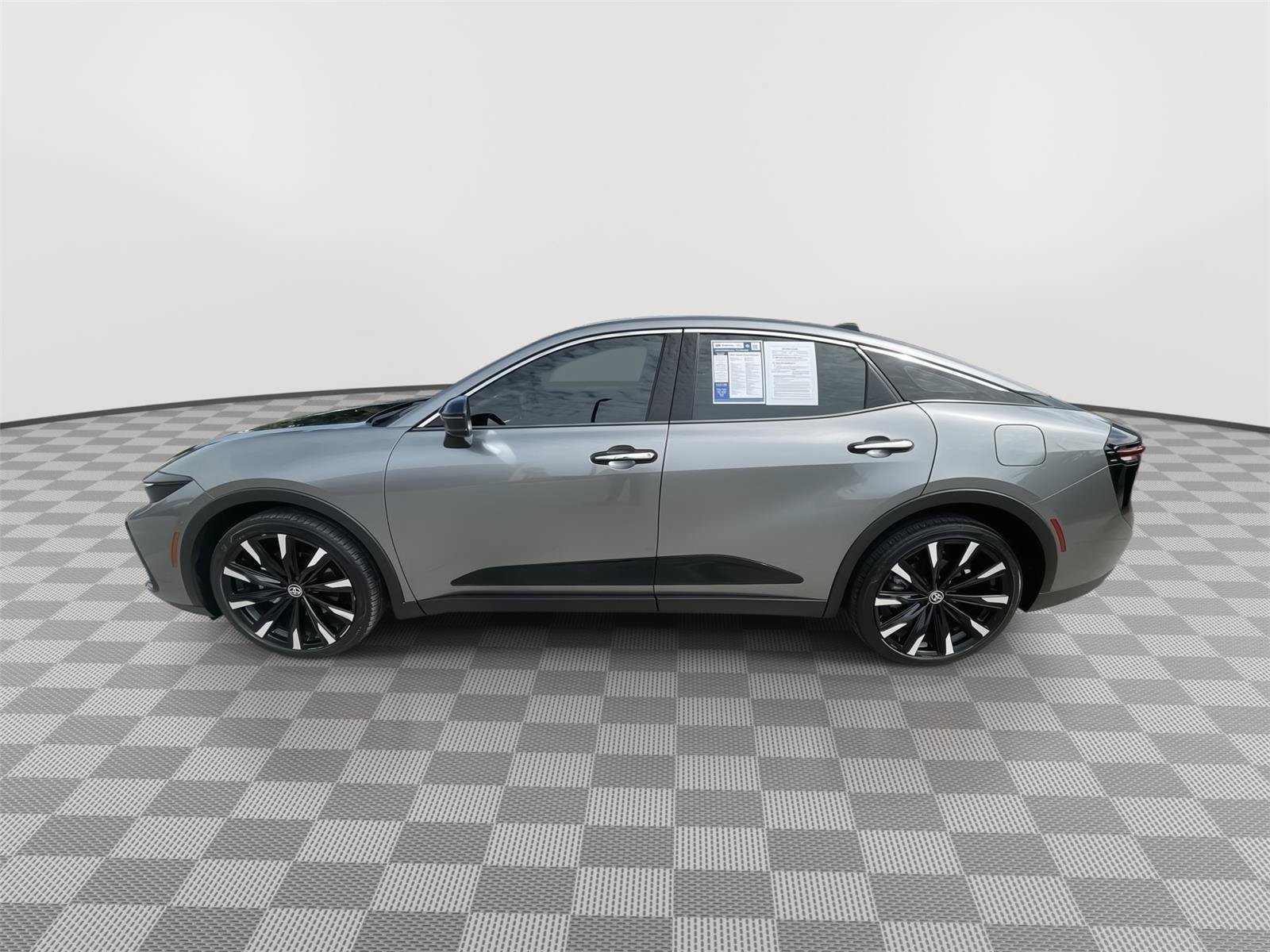 Used 2024 Toyota Crown Platinum AWD/4WD image 12