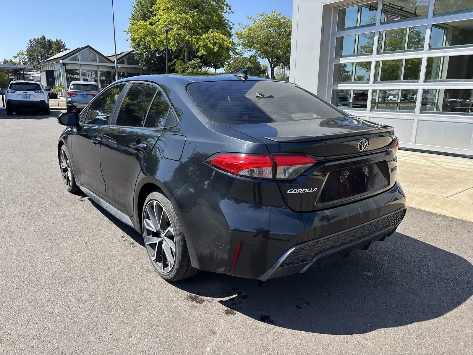 Used 2020 Toyota Corolla XSE FWD image 3