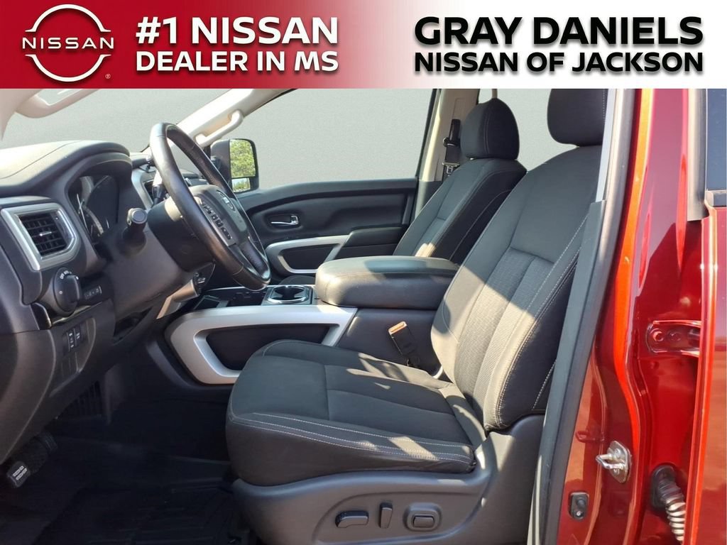 Used 2018 Nissan Titan SV w/ SV Convenience Package AWD/4WD image 23